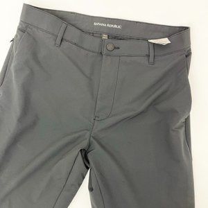Banana Republic Men's Flat Front Gray Pant 32x32 - Pre-Owned